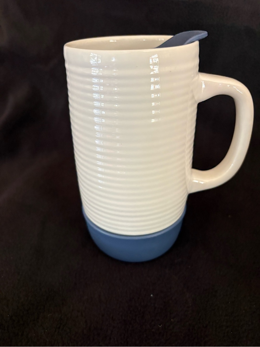 Ello Jane Ceramic Travel Mug Cream and Blue 18 oz - Picture 2 of 9
